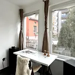 Modern Flat Near Downtown Пловдив