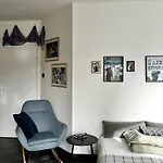 Modern Flat Near Downtown Пловдив