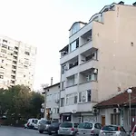 Апартаменты Modern Flat Near Downtown Пловдив