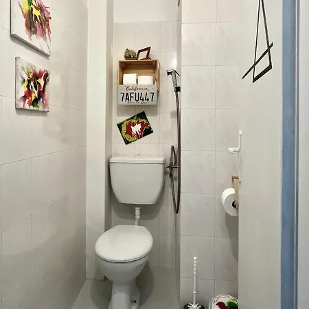 Modern Flat Near Downtown Apartament *