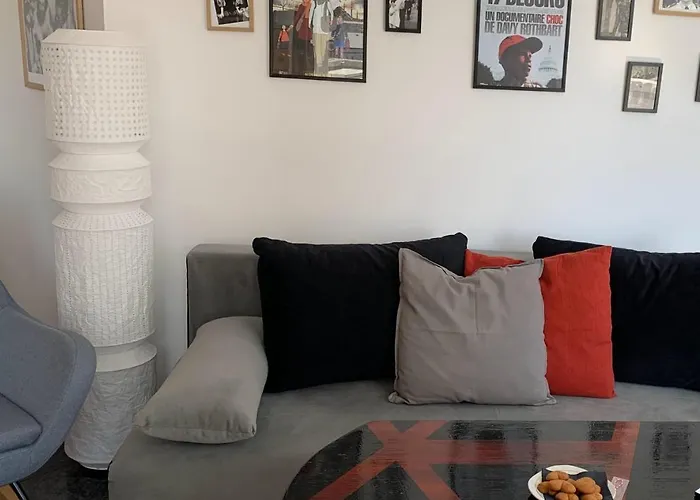 Modern Flat Near Downtown 公寓