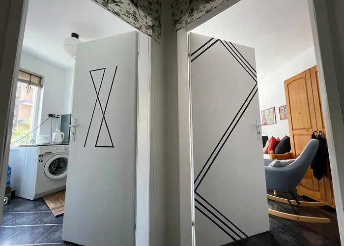 Modern Flat Near Downtown *