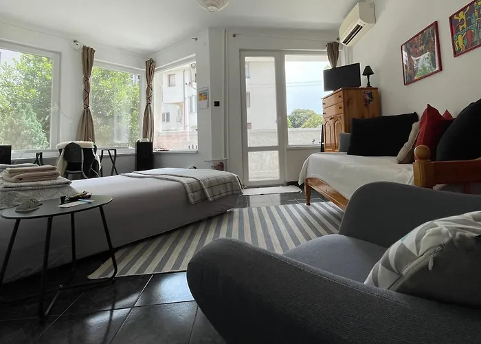 Modern Flat Near Downtown * 普罗夫迪夫